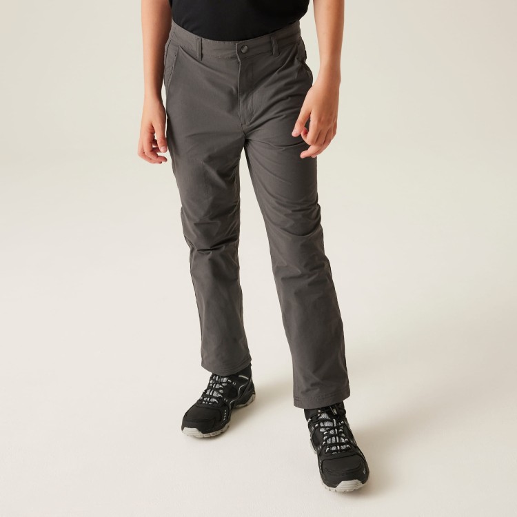 RKJ132_864_01_bynder_defined_type_model_011749603787.jpg